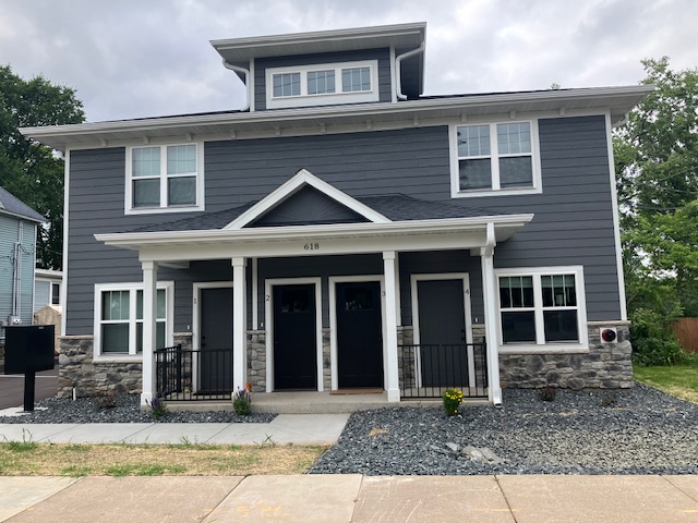 618 East Grand Avenue - 4